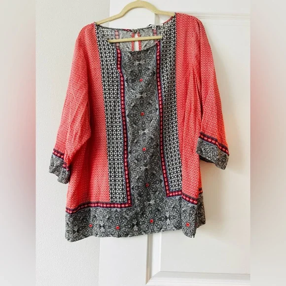 Rose & Olive Red and Black Tunic Top - Picture 2 of 11